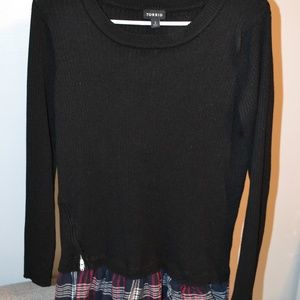 Torrid Black Sweater Top Sz 2 with plaid trim